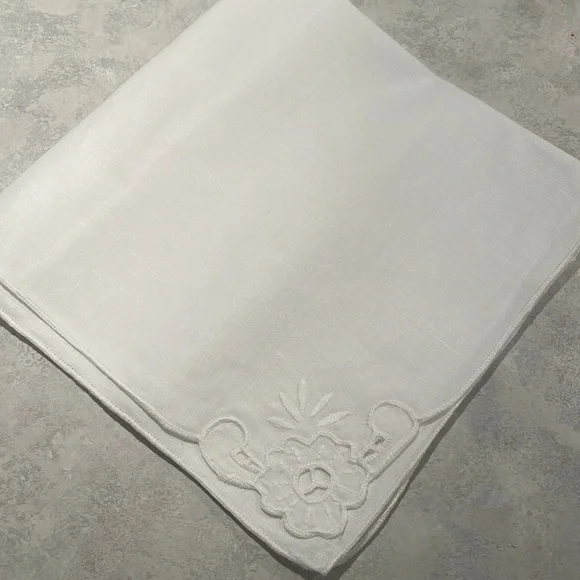 Vintage Embroidered Napkins - Picture 2 of 9